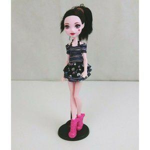 Monster High Draculaura 11" Doll With Brush & Outfit. Without Stand.